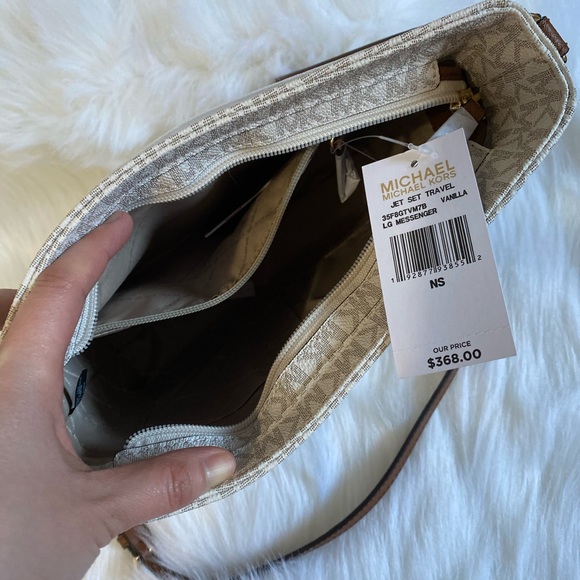 MICHAEL KORS LARGE MESSENGER CROSSBODY - Picture 7 of 8